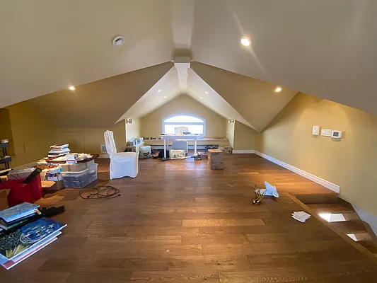 Rented by E Realty International Corp | media 38