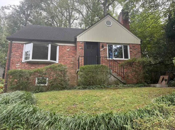 4702 Argyle Ave, Garrett Park, MD 20896