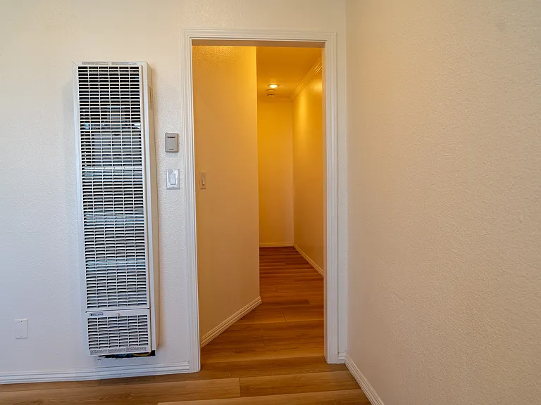 1531 N Herbert Ave #1/2 — Photo 7