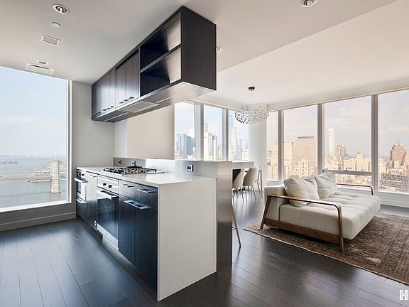 4th image of 252 South St #33L