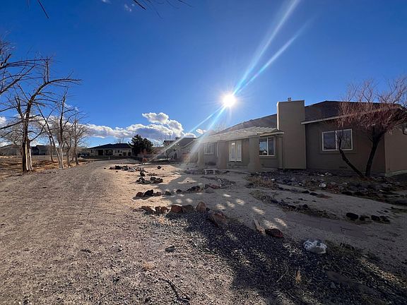 5th image of 404 Dog Leg Dr