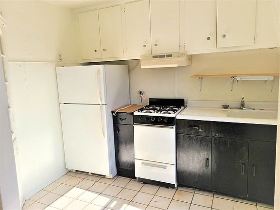4th image of 251 13th St #3