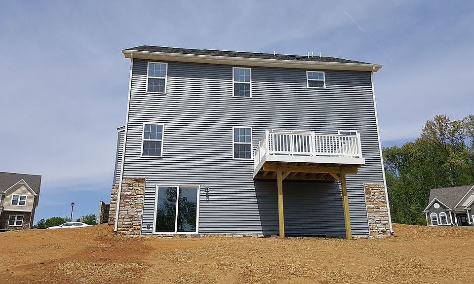 2nd image of 7660 Flowering Magnolia Ln