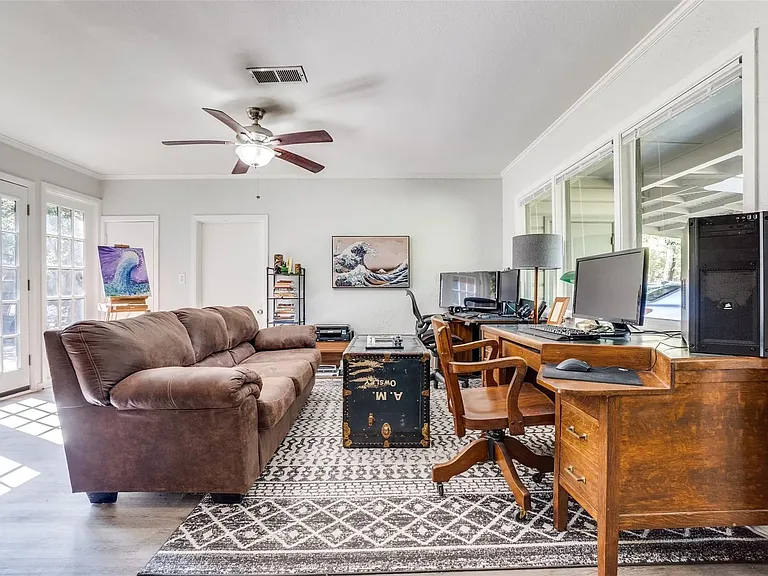 10208 Lake Gardens Dr — Photo 16
