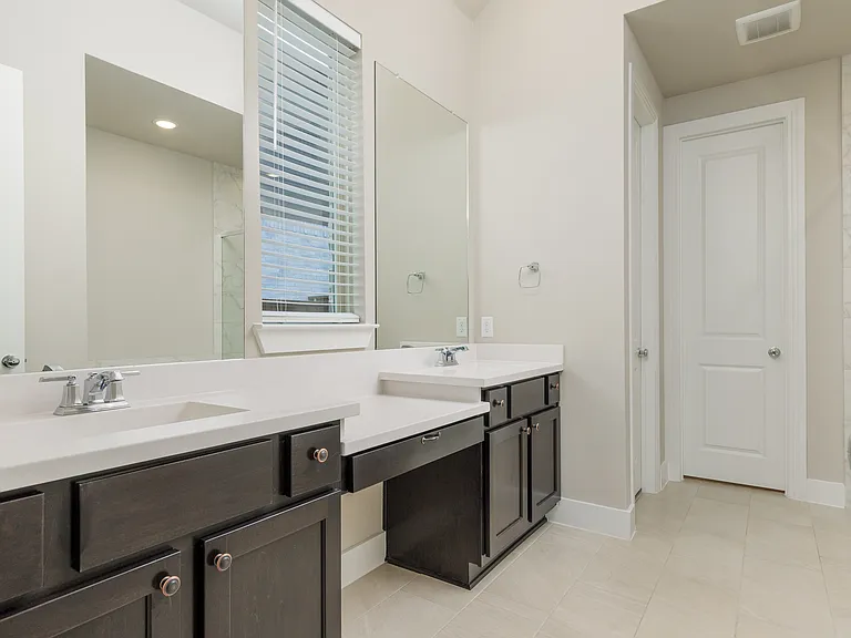 1829 Leo Dr — Photo 17