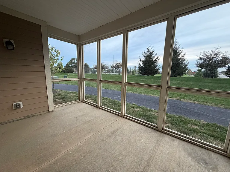 3229 Rossmore Cir — Photo 5
