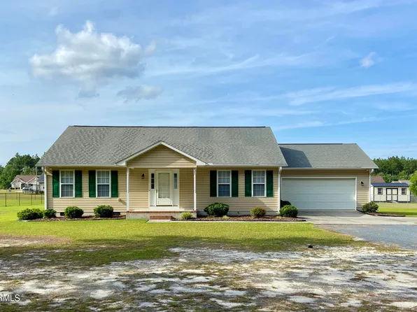 425 W Denny Avenue, Pinebluff, NC 28373