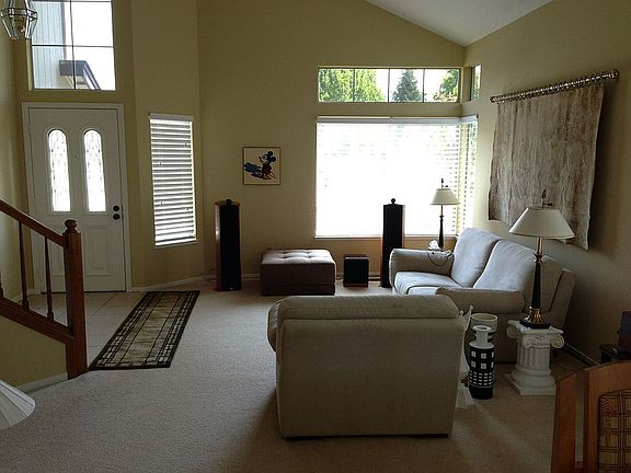 3rd image of 8617 Lasker Ln