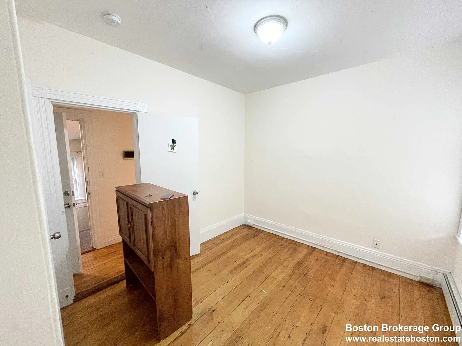 4 bed, 1.5 bath, $6,000 — Photo 3