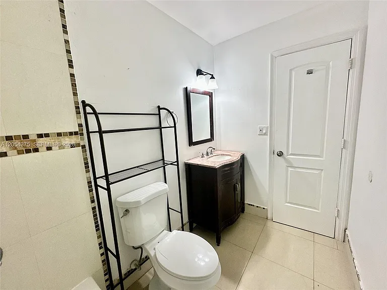 1548 SW 5th Pl #1 — Photo 36