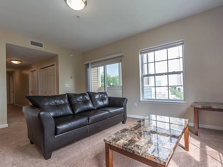 East Bay II Apartments — Photo 41