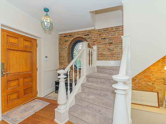 5th image of 3 1/2 Cottage Place