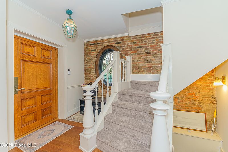 5th image of 3 1/2 Cottage Place