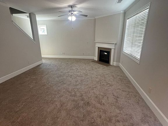 3rd image of 786 Westmoreland Ln