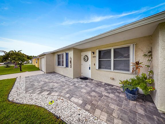 3rd image of 2341 SE West Blackwell Drive
