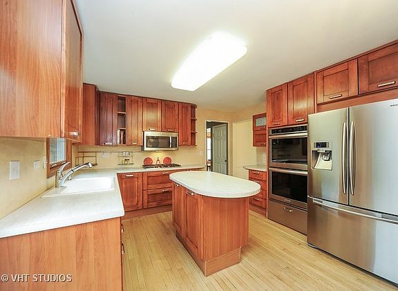 4th image of 3754 Charles Dr