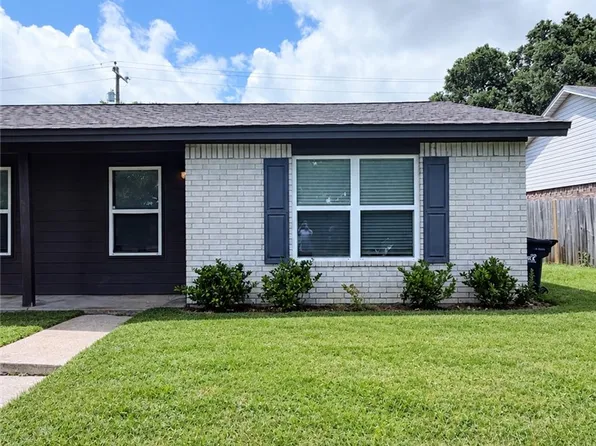 1207 Airline Dr, College Station, TX 77845