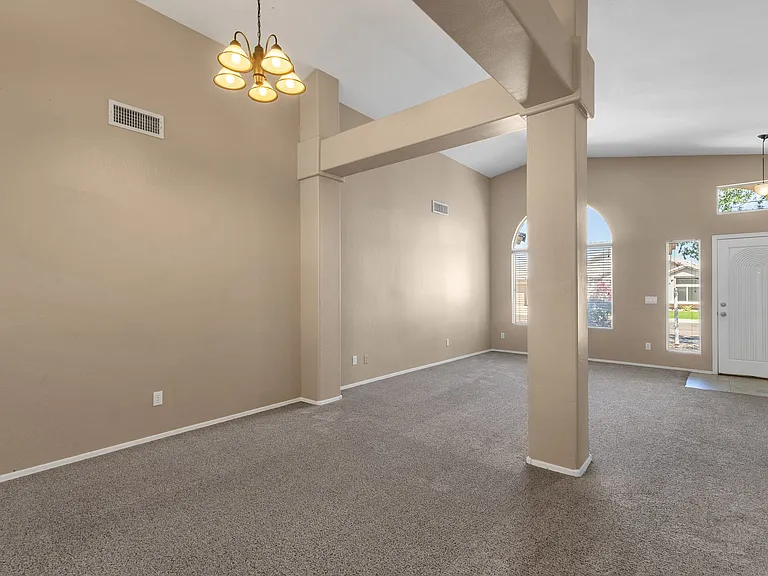 647 W Fremont Dr — Photo 11