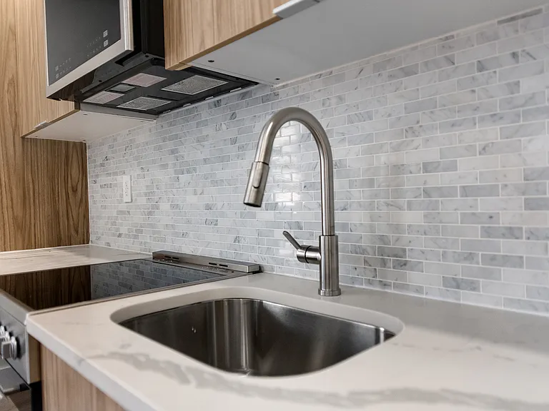 138 E 38th St #7B — Photo 4