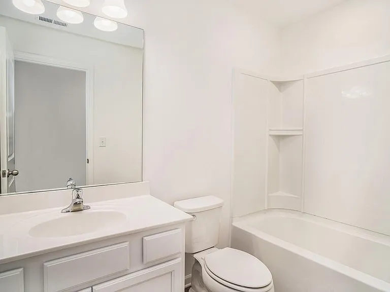 6045 Handley Dr — Photo 6
