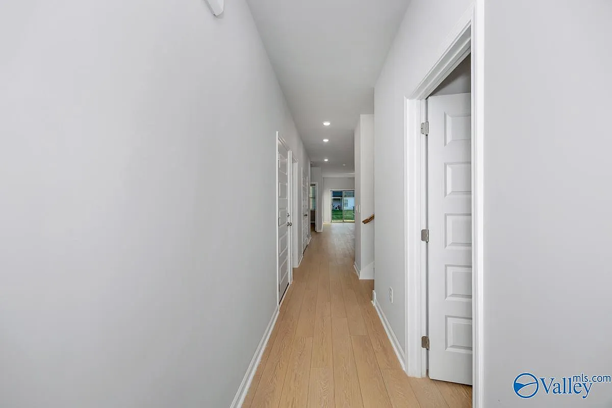 3 bed, 3.0 bath, 1442 sqft, $1,950 — Photo 3