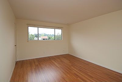 4th image of 647 Orange Grove Ave Unit 305