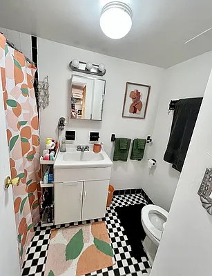 Rented by KNOCKKNOCK LLC | media 14