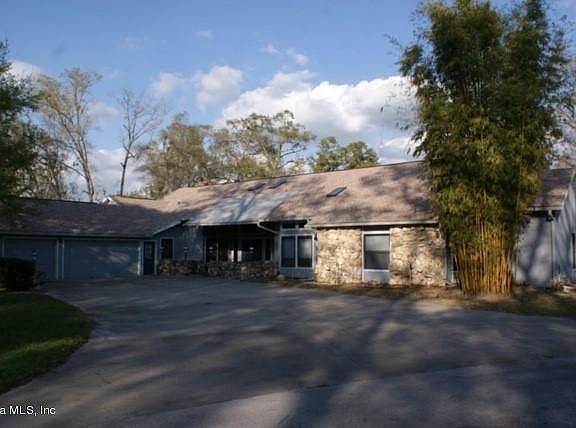 3rd image of 8585 NW 118th Ter