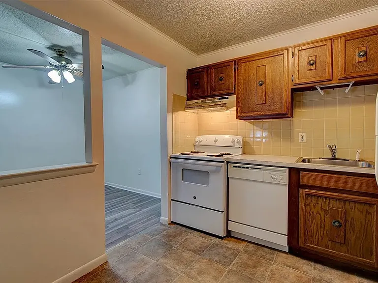 426 Keystone Ave #2 — Photo 4