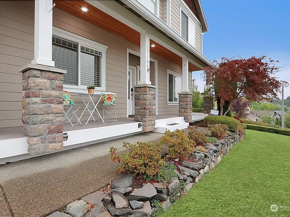 3rd image of 17106 140th Avenue E