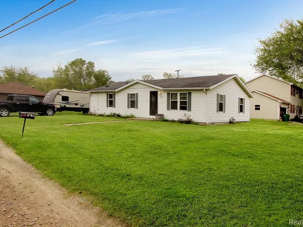7063 Sargent St, Romulus, MI 48174