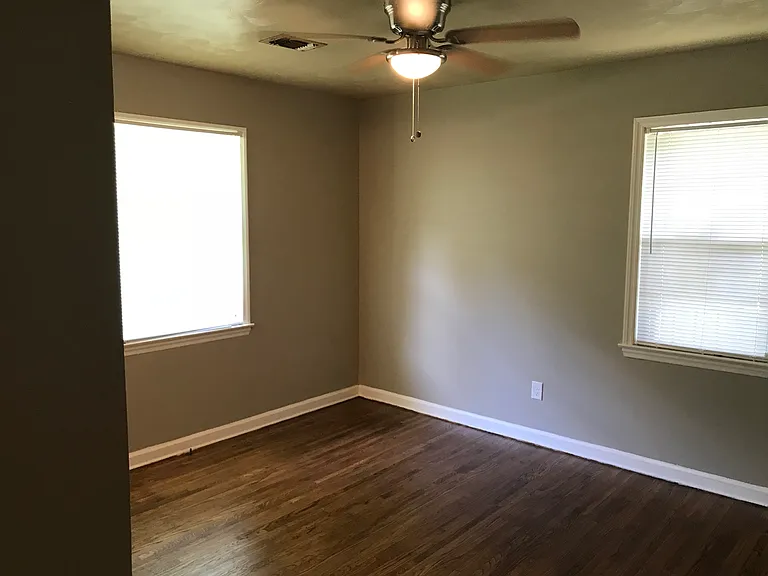 3912 Callahan Dr — Photo 9