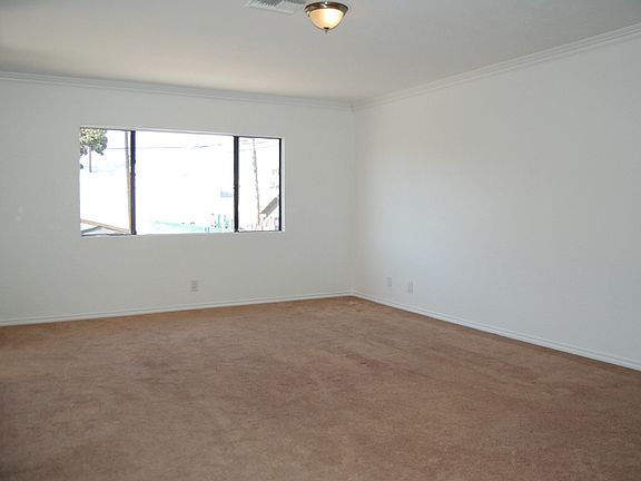 Huge Master Bedroom_02212014