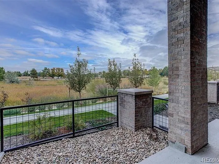 9036 E Caley Way — Photo 2