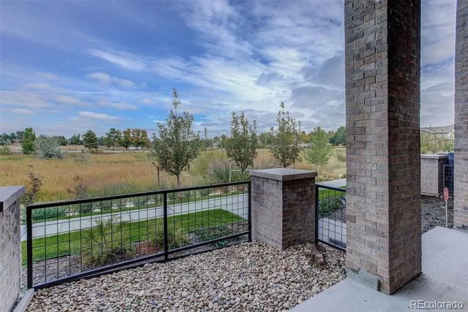 Building Photo - 9036 E Caley Way