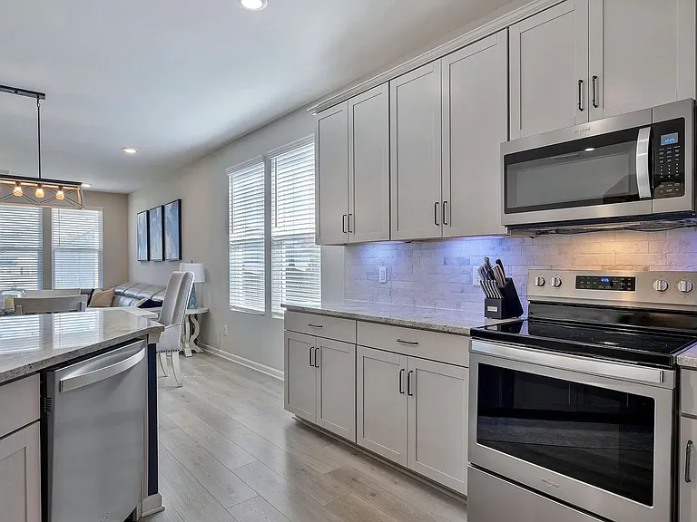 5040 Sunflower Ln — Photo 9