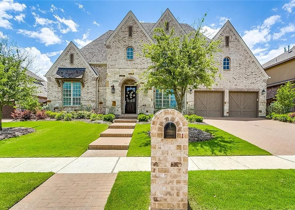 1st image of 2910 Blackthorn Dr