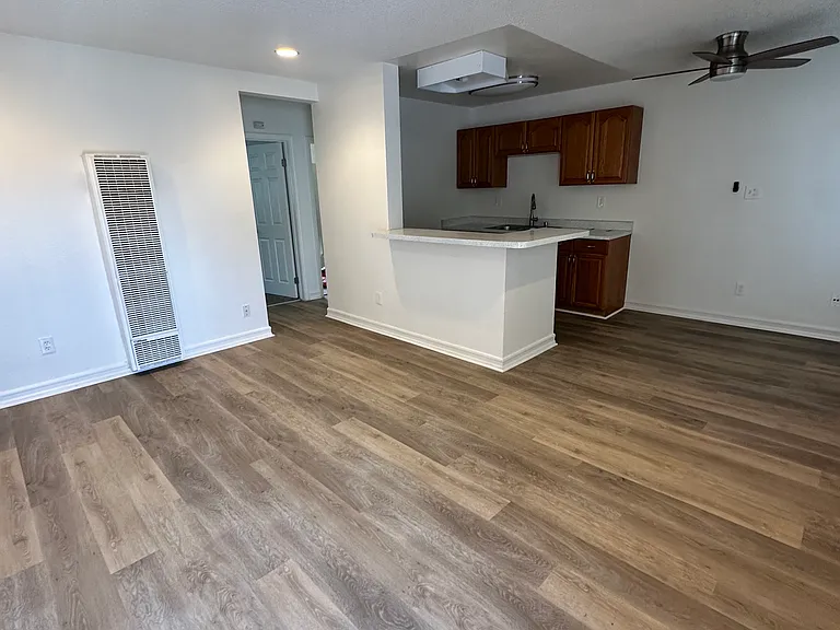 Courtyard Square Apartments — Photo 9