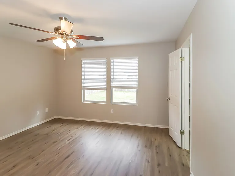 510 Riverway Ln — Photo 8