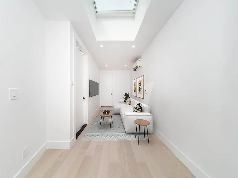 47 Saint Marks Pl #5E — Photo 1