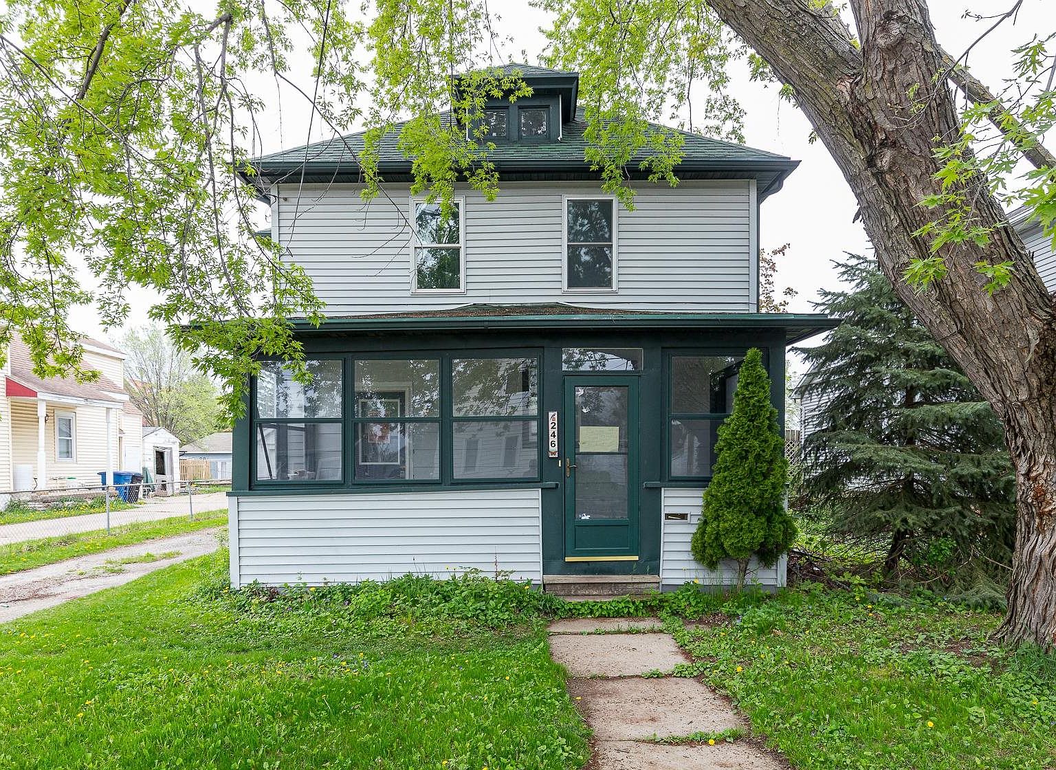 246 W 12th Ave, Oshkosh, WI 54902 Zillow