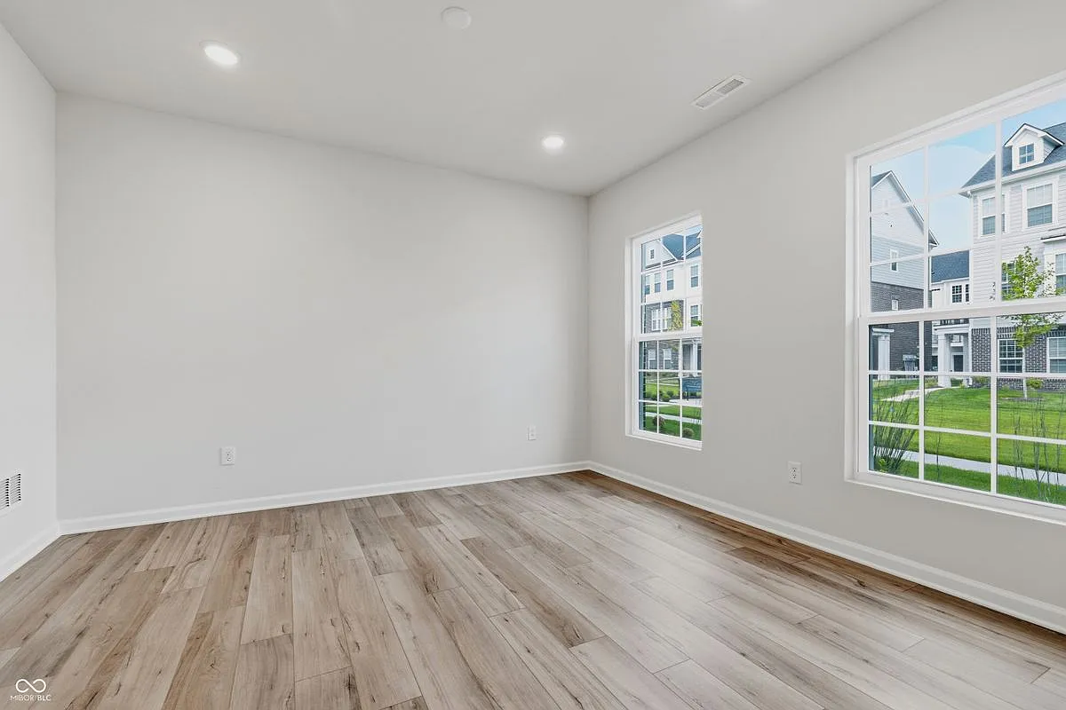 3 bed, 4.0 bath, 1980 sqft, $2,350 — Photo 4
