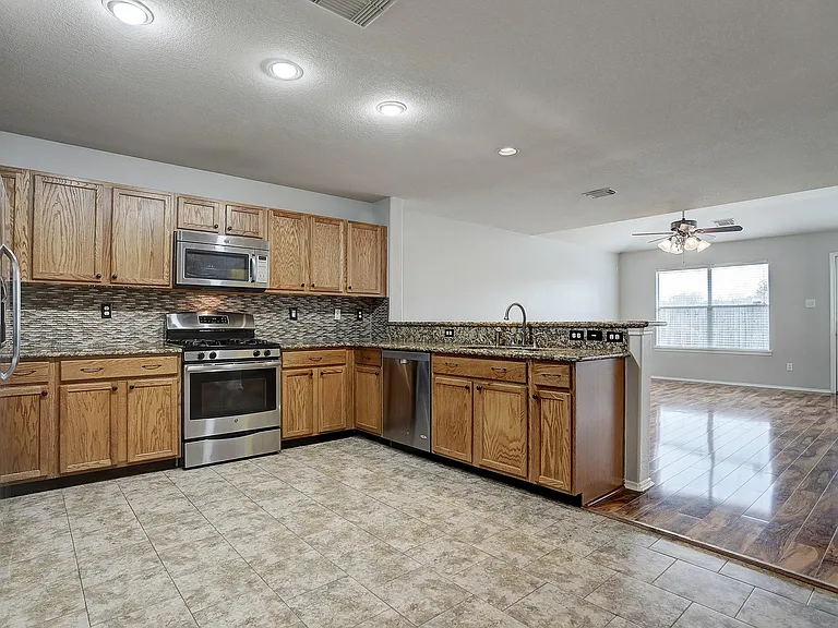 223 Sunset Colony Dr — Photo 12