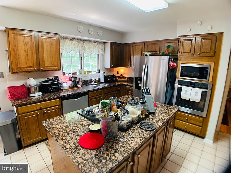 8604 Oak Chase Cir — Photo 22