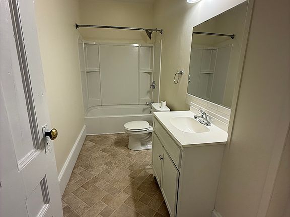 5th image of 31 Water St APT 2