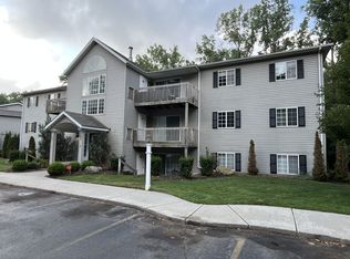 881 Montrose Ave APT 122, Holland, MI 49423