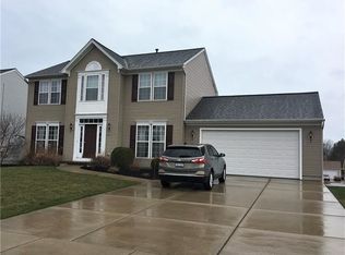 2221 Hunters Hollow Ln, Lake View, NY 14085