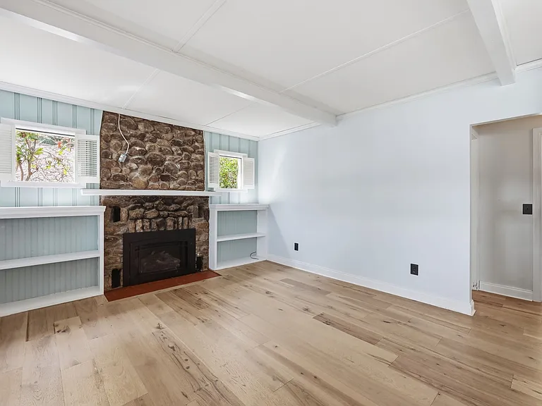 57 Lake Dr — Photo 12