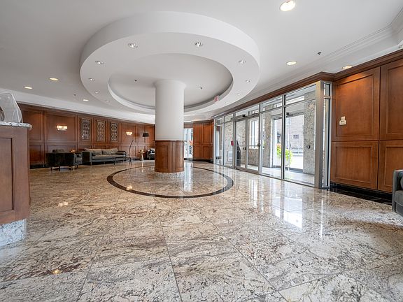 3rd image of 195 Besserer St #2301