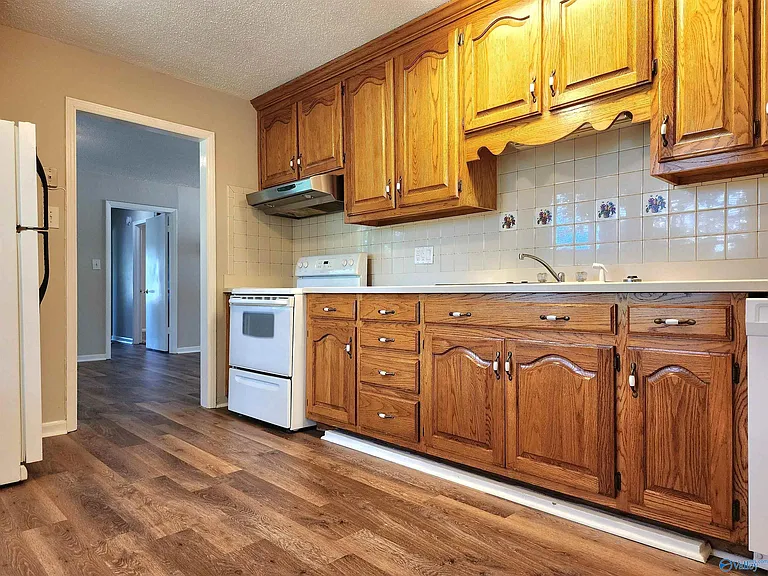 227 Drake Ave SW — Photo 6